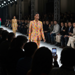 Marcas brasileiras desfilam na Paris Fashion Week 2025
