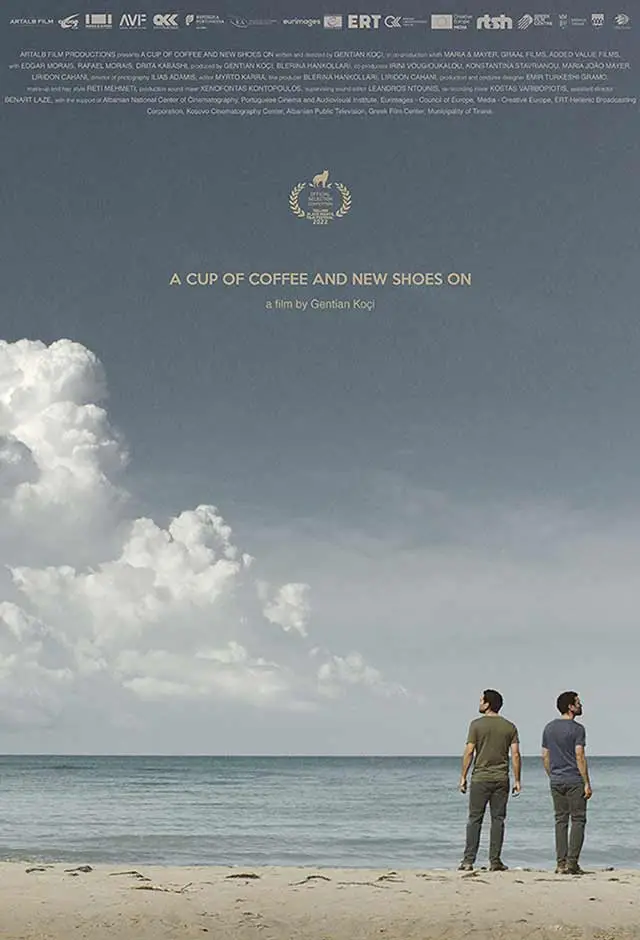 Uma Xícara de Café e Sapatos Novos no Pé