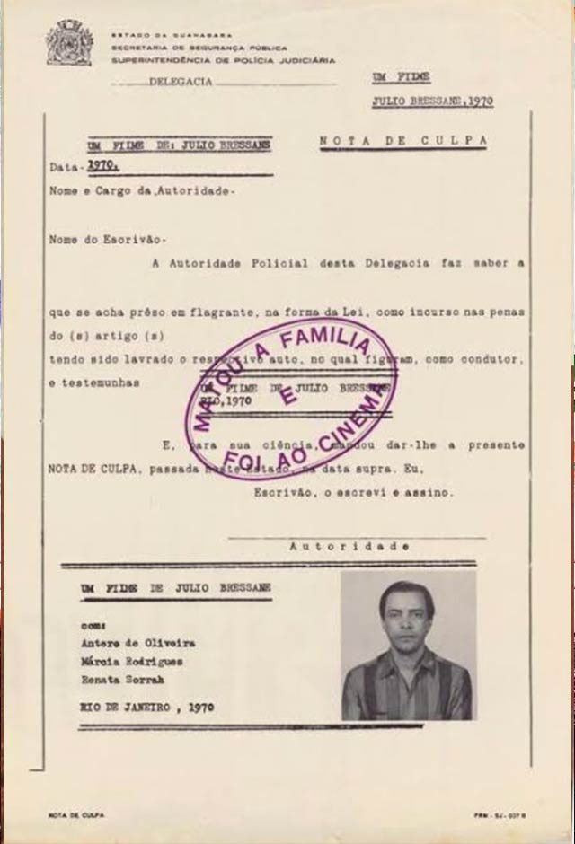 Cartaz do filme Matou A Família E Foi Ao Cinema