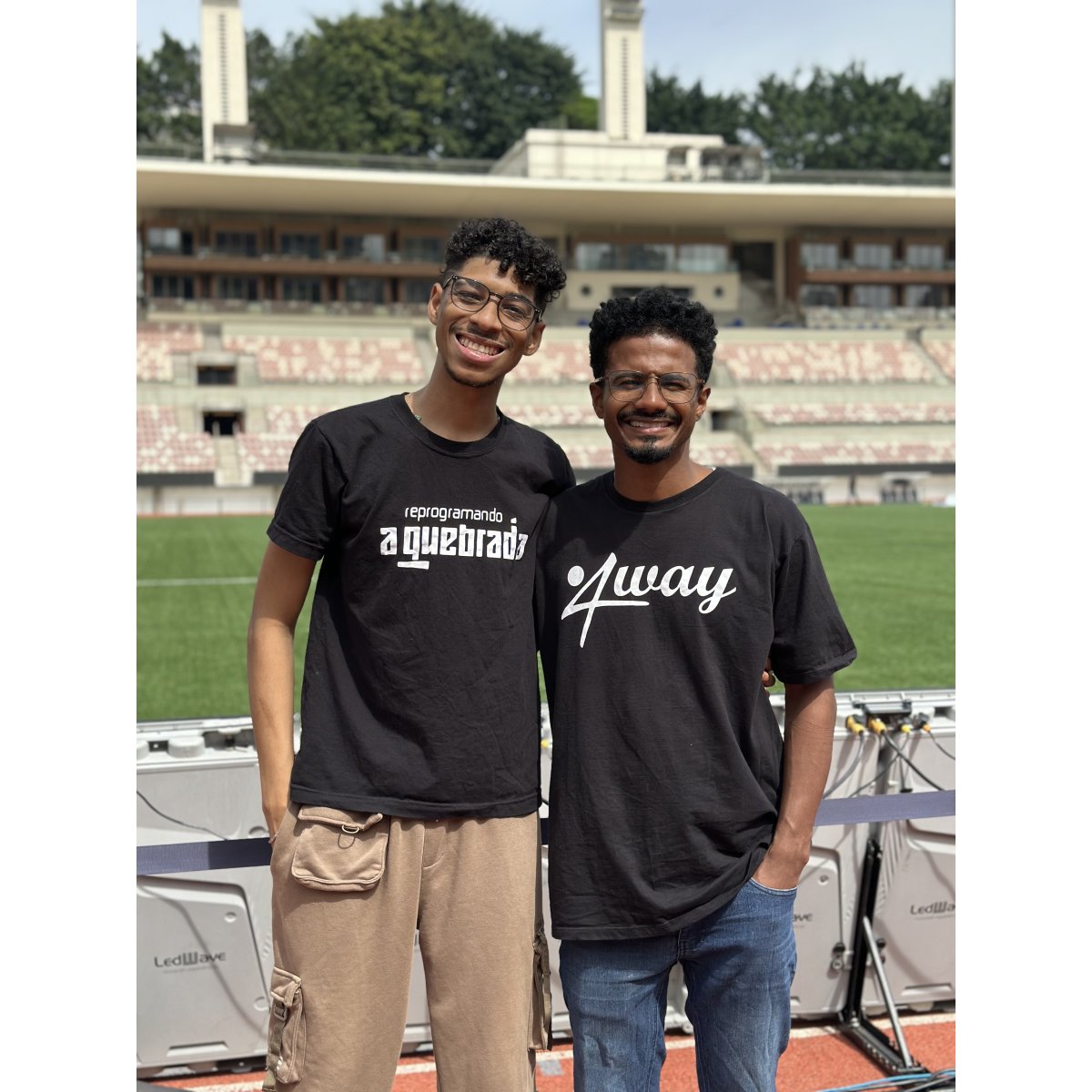 Bolsas de estudo em tecnologia e idiomas para jovens da periferia