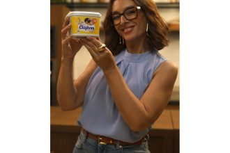 Cátia Fonseca estrela websérie 'Papo Nhac' da Claybom