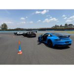 Clientes Porsche aceleram em curso de pilotagem em SP