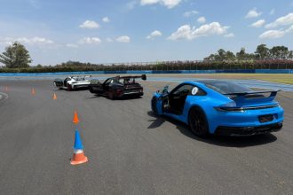 Clientes Porsche aceleram em curso de pilotagem em SP