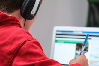 Coursera lança Skill Tracks para acelerar o desenvolvimento de habilidades