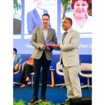 Eduardo Bismarck homenageado no BTM 2025 por avanço do turismo