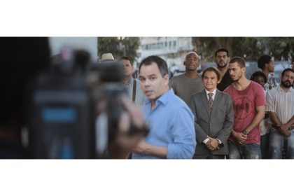 Gero Camilo ganha prêmio de melhor ator por 'Papagaios' em festival