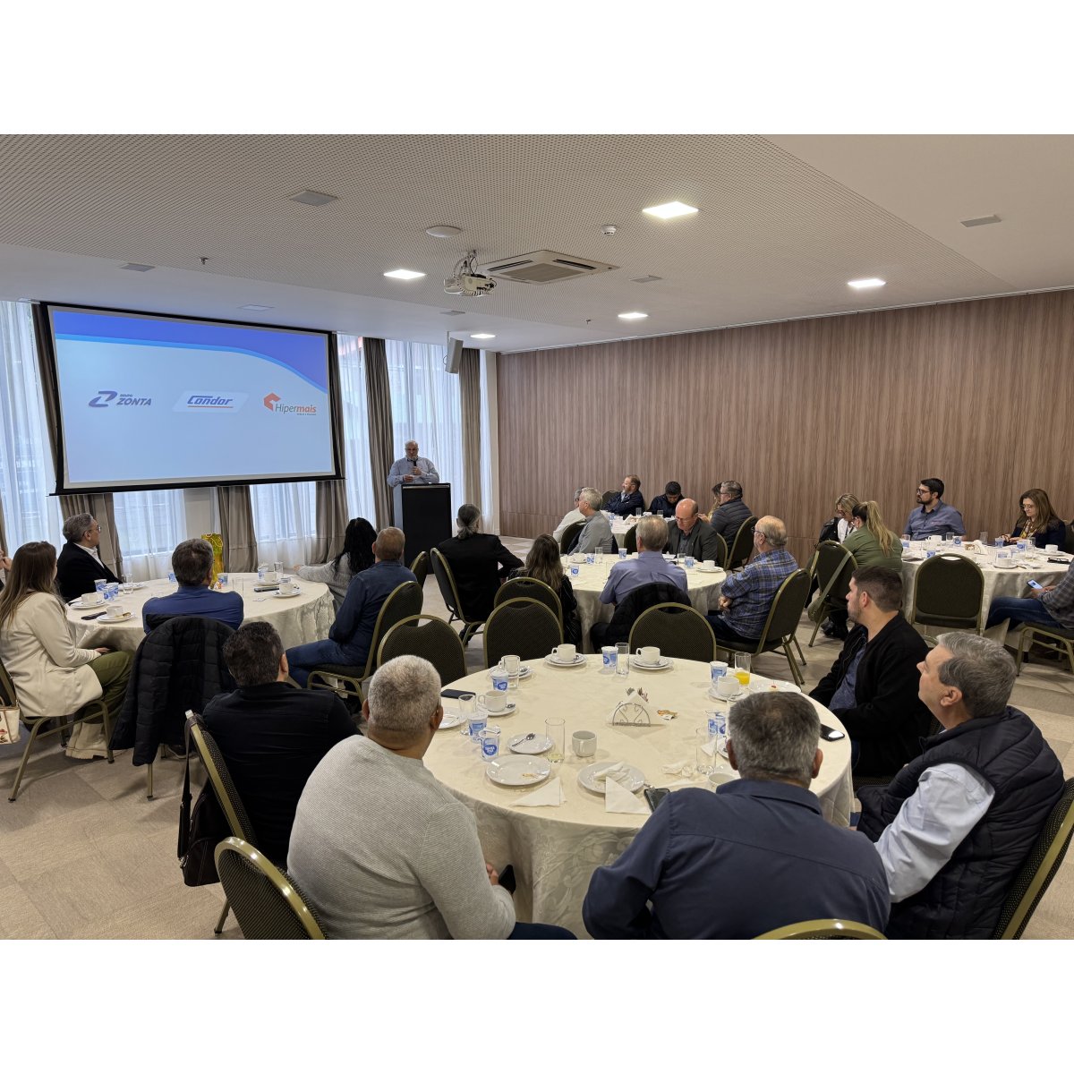 Grupo Zonta assume lojas Compre Mais e detalha planos