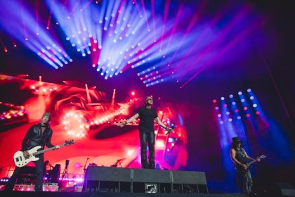 Guns N' Roses faz show histórico e esgotado em Florianópolis