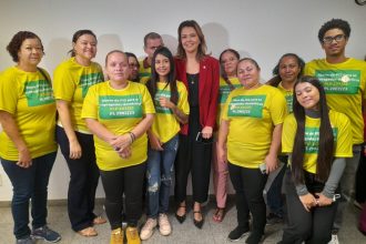 IDL pede em Brasília abono do PIS para empregados domésticos