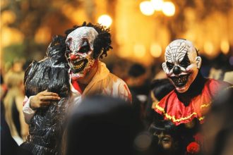 O Fascínio pelo Medo: Halloween, Adrenalina e o Prazer do Pavor