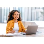 Salário de trainee em 2025: guia aponta alta nos setores de tecnologia