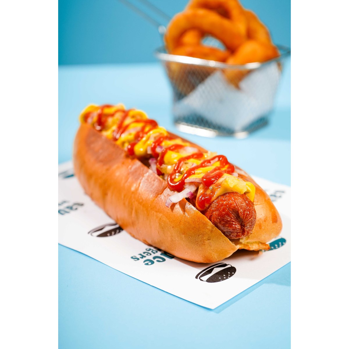 Sauce Burgers lança linha de hot dogs premium com sabores inovadores