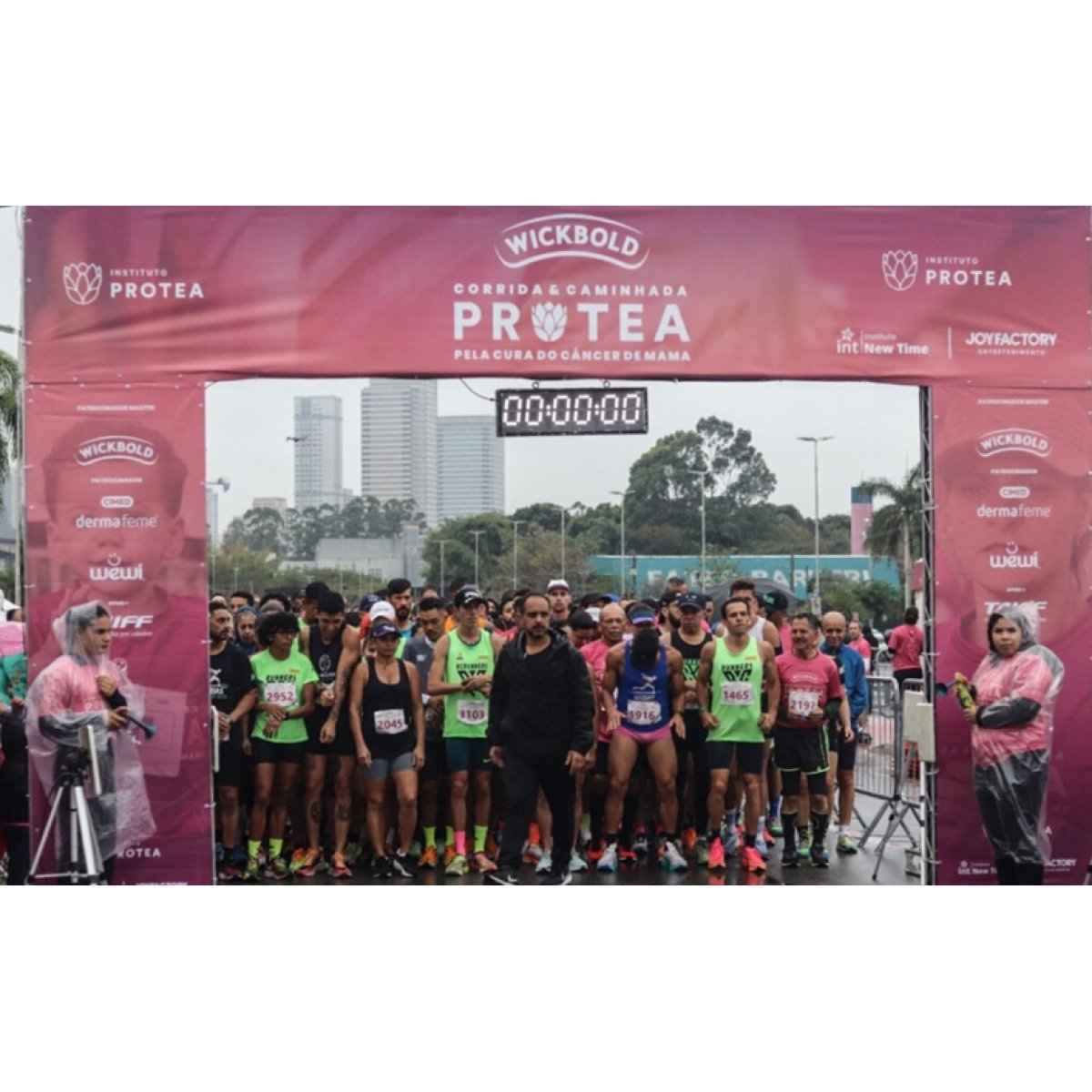 Wickbold patrocina corrida solidária Outubro Rosa em Barueri