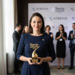 ATREVIA celebra conquistas de 2025: 7 Stevie Awards e 2 Caracol de Plata