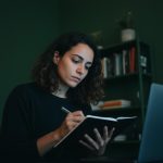 Jornalistas reunidos em webinar sobre cobertura da COP30