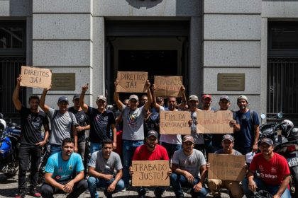Trabalhadores de aplicativo em manifestação.