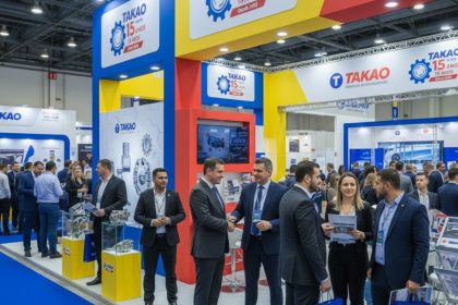 TAKAO comemora 15 anos na Expo Peças 2025