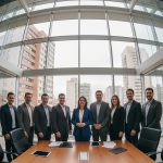 Logotipo Lápis Raro e Grupo Partners juntos