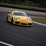 Porsche em alta velocidade no Autódromo Potenza