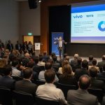 Logo Vivo Ads Track e Terra, parceria em mídia.