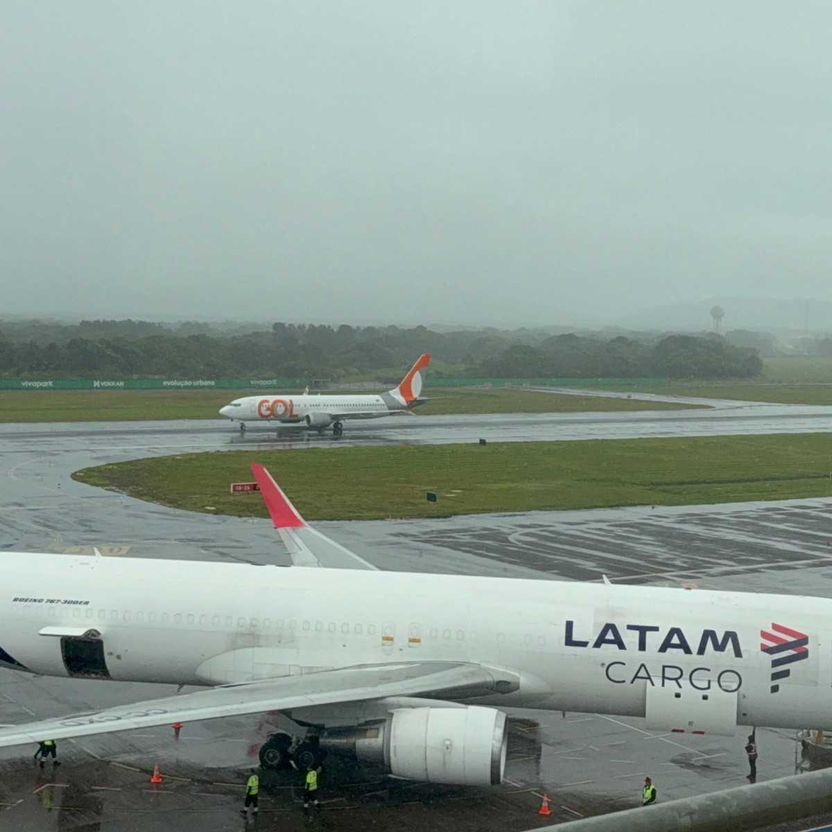Aeroporto de Navegantes (SC) recebe voo internacional de carga