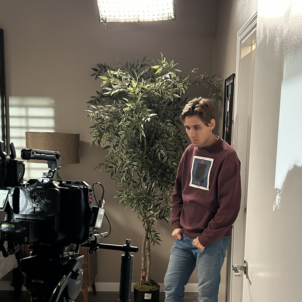 Ator brasileiro Leonardo Sidney estrela comédia romântica nos EUA