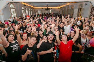 Balada à fantasia para pessoas com Síndrome de Down agita SP