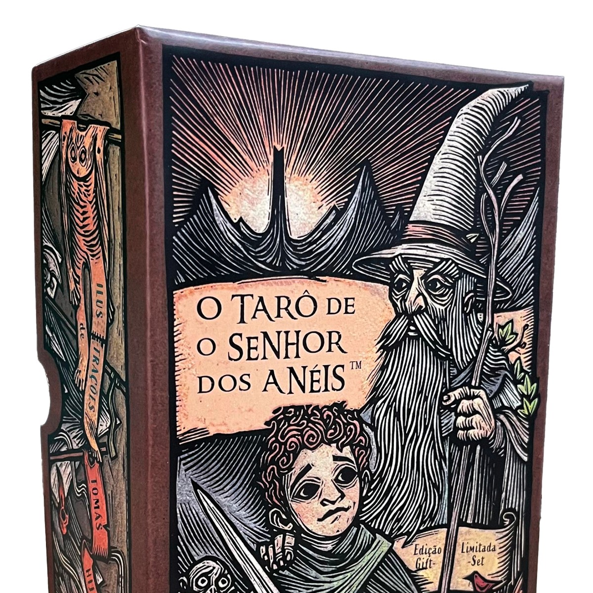 Baralho de Tarô de 'O Senhor dos Anéis' chega ao Brasil