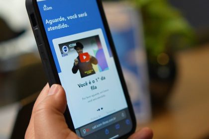 Black Friday: acessibilidade no e-commerce inclui consumidores surdos