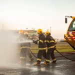 Bombeiros de 20 aeroportos disputam Desafio do Fogo inédito no Brasil