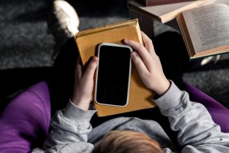 BookTok: como o TikTok impulsiona o interesse dos jovens pela leitura
