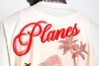 Brasileira assina merch de marca de Jay-Z e Emory Jones