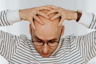 Calvície: tratamentos integrativos associam hábitos, nutrição e terapias