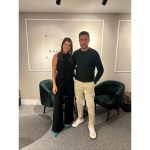 Cerimonialista Junior Donatto lança livro com Caroline Diaz