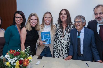 CEUB celebra legado de Ayres Britto com livro e renda social