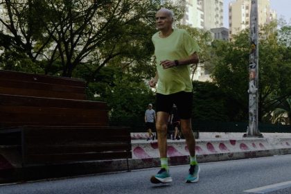 Drauzio Varella: Documentário revela história em 'A Vida é uma Maratona'