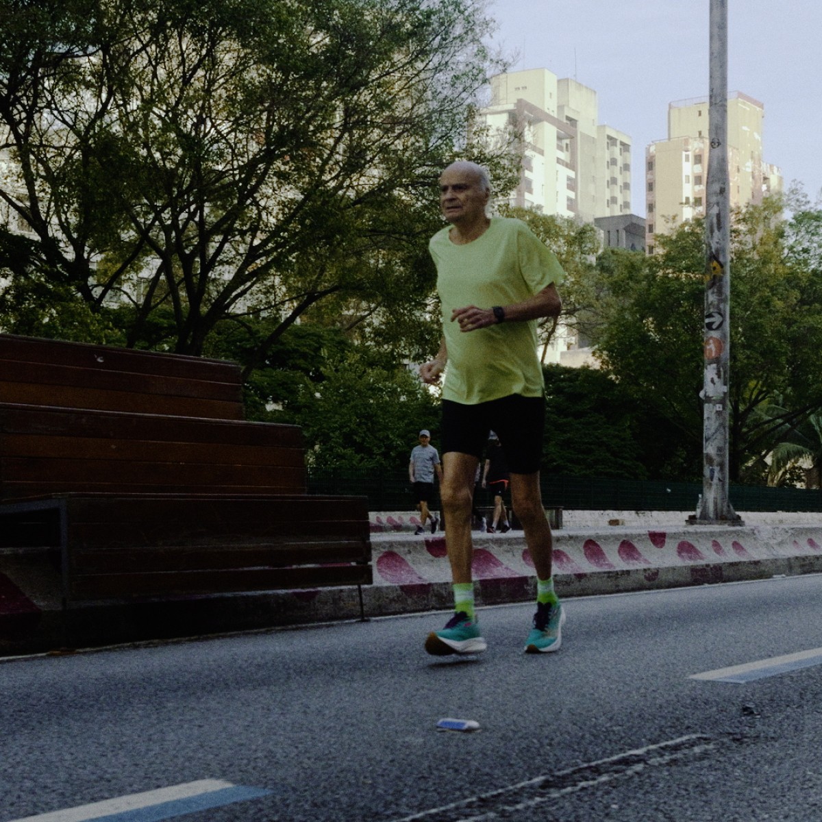 Drauzio Varella: Documentário revela história em 'A Vida é uma Maratona'