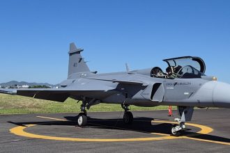 Gripen F-39 realiza 1º voo no Brasil a partir de Navegantes