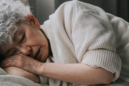 IA detecta apneia do sono em mulheres com exame cardíaco comum