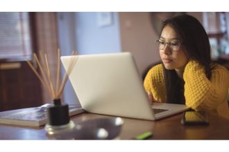 Nova política de EaD redefine ensino a distância no Brasil, diz Cursos.io