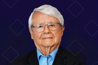 Paulo D. Villares lança livro e alerta sobre política industrial no Brasil