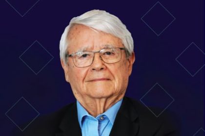 Paulo D. Villares lança livro e alerta sobre política industrial no Brasil