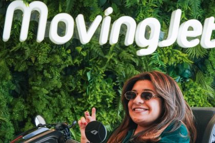 Pequena Lô e MovingJet: parceria em prol da mobilidade prática