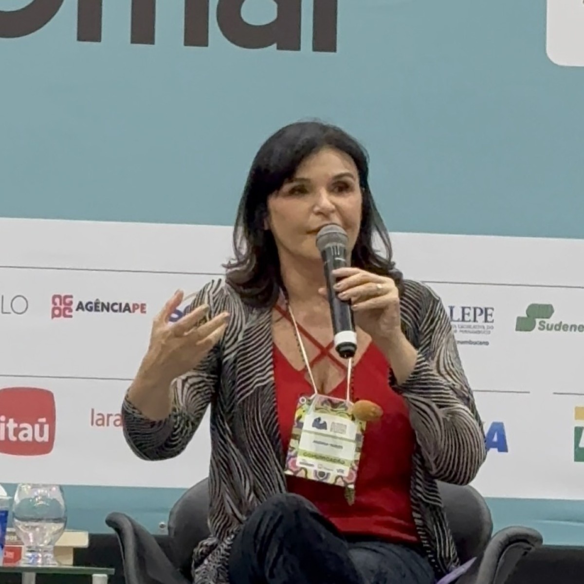 Promotora Andrea Nunes é semifinalista do Prêmio LOBA de Literatura