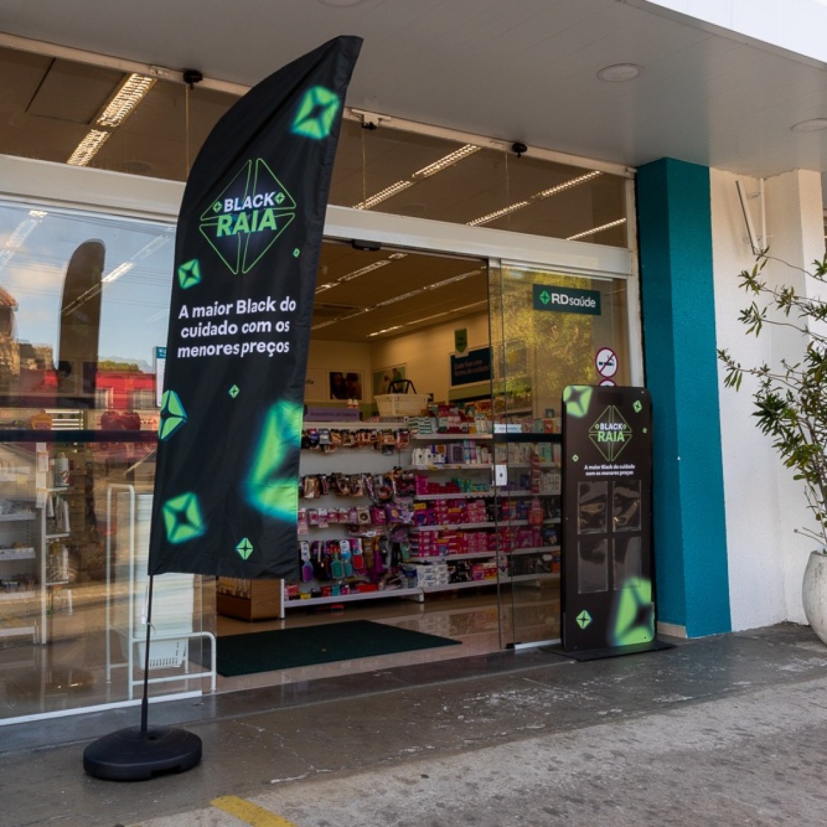 Raia e Drogasil turbinam ofertas na 'maior Black do cuidado'