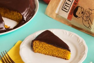 Receita: Bolo de cenoura fit, leve e saboroso para sua rotina