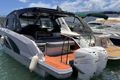 Salão de lanchas usadas tem test drives e modelos de marcas renomadas