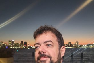 Sérgio Cantú dubla Andrew Garfield em 'Depois da Caçada' no Prime Video