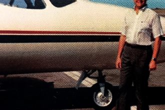 Sobrinho-neto de Santos Dumont mantém vivo legado da aviação