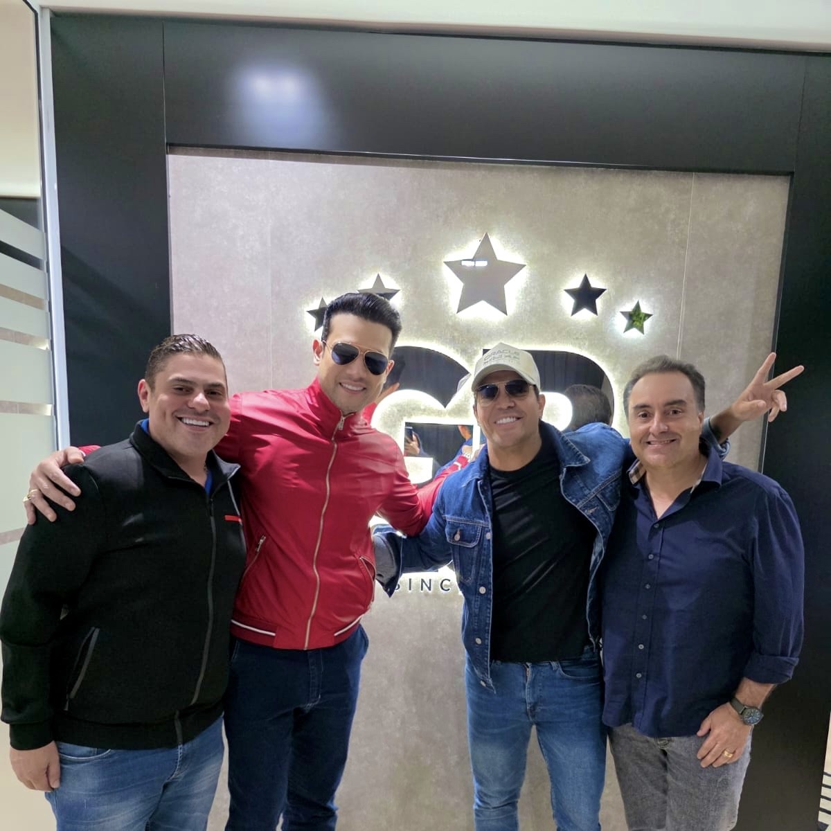 Thiago Brava e Israel Novaes juntos na GR Shows